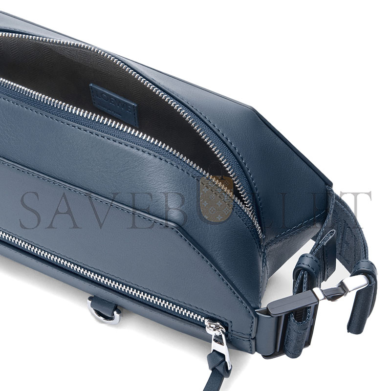 L0ew* convertible sling b777ncnx03 (32.5*12.3*9cm)